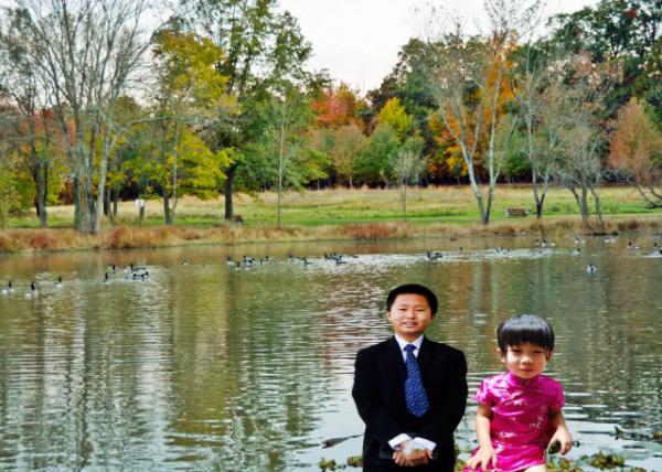 2015-10-20_Kindergartener w the 7th-Grader Bro @ Windlestrae Park0001.JPG