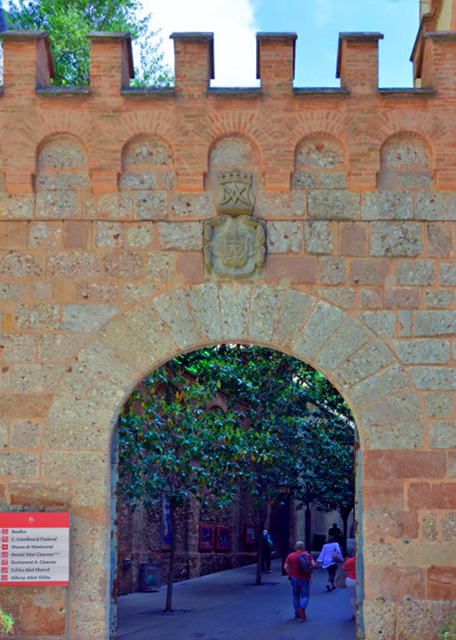 2024-06-03_Entrance of Santa Maria de Montserrat Abbey0001.JPG