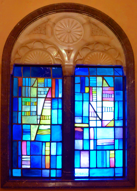 2024-06-03_Stained Glass Window w Geometric Shapes in Chrysanthemum Crest0001.JPG