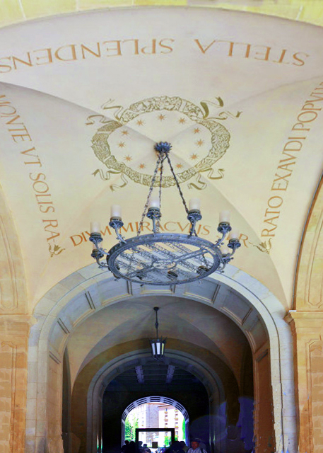 2024-06-03_08_Atrium_Lamp w Inscriptions in Latin0001.JPG