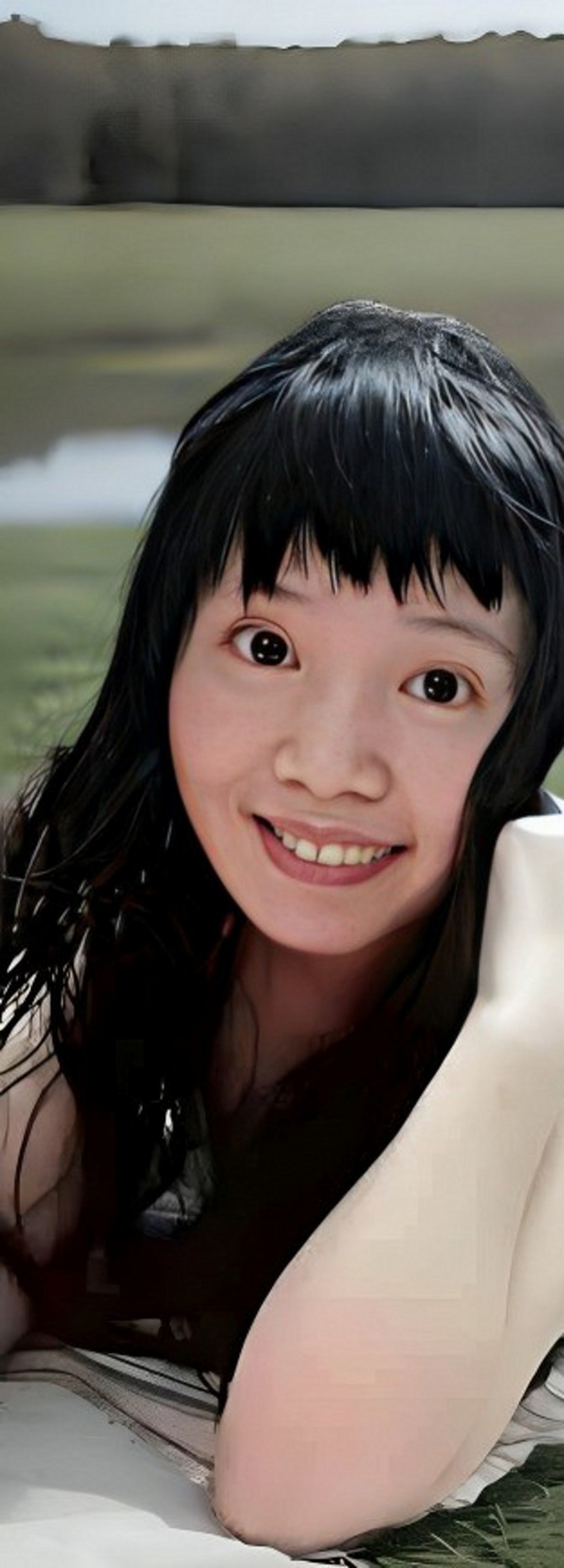 草地上的女孩与小狗 (6)绝绝子 (4)金.jpg