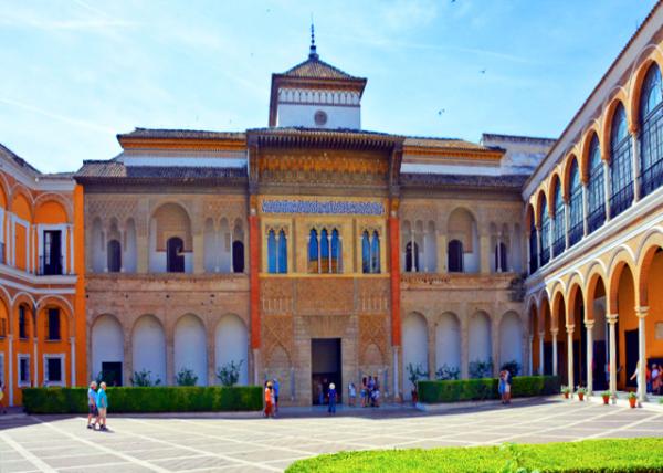 2024-06-05_Gothic Palace_Façade of King Don Pedro & Patio de la Monter��a Courtyard-20001.JPG