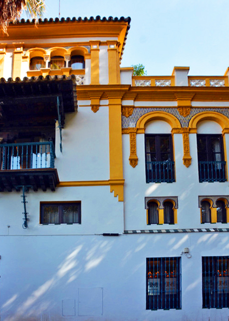 2024-06-05_Plaza de Alfaro_Façade of Traditional Spanish House0001.JPG