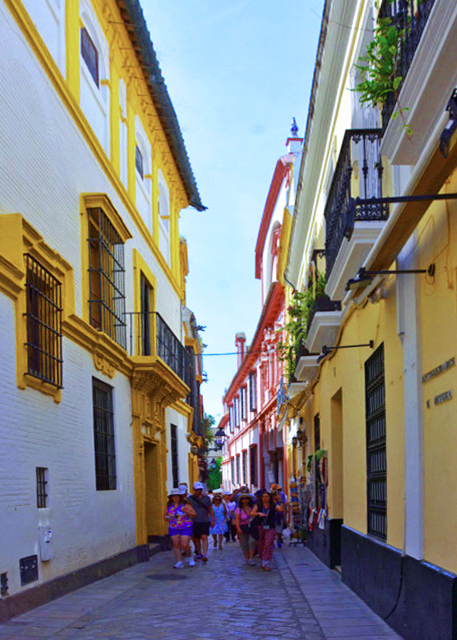 2024-06-05_Plaza Santa Cruz_Gallivanting around Houses in Andalusian Yellow0001.JPG