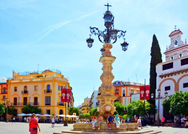 2024-06-05_Plaza Virgen de los Reyes or the Virgin of the Kings Square0001.JPG