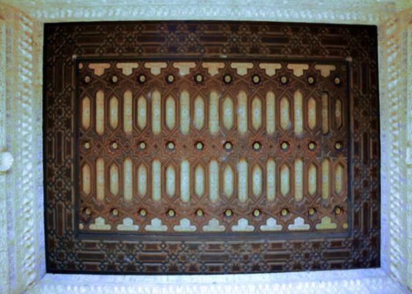 2024-06-05_36_Mud��jar Art on the Ceiling of the Entrance Hall0001.JPG