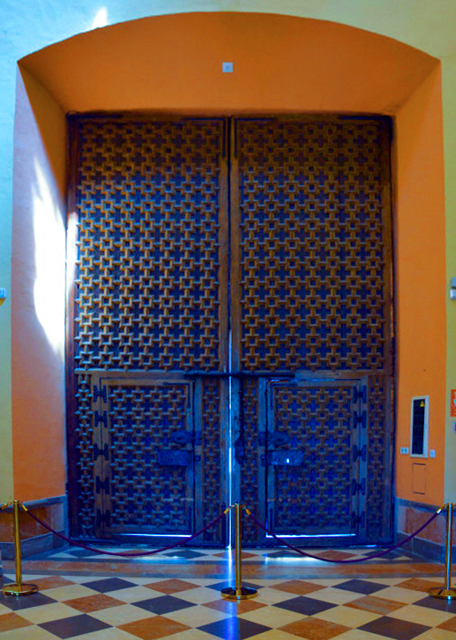 1770857743947222.jpg 2024-06-05_37_Carved Wooden Door0001.JPG