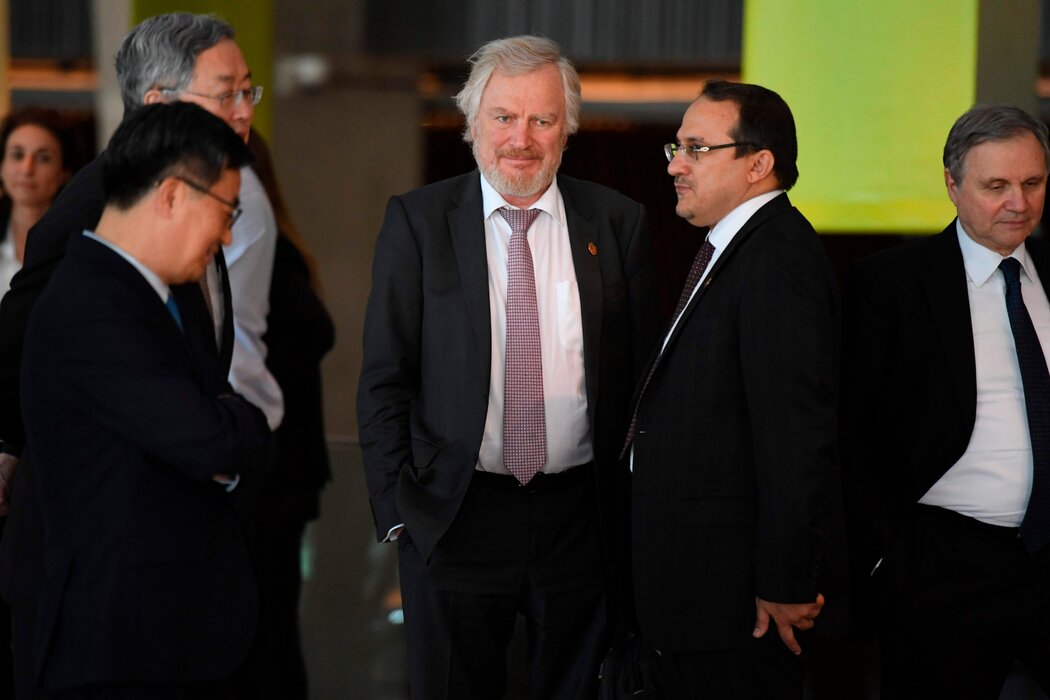 ����˹������������л���ǡ�˹�ж�ǡ�ˣ��У���ϯ2018�겼��ŵ˹����˹20�����Ż��顣����ǰ������˹̹�����Ź������Ļ��档