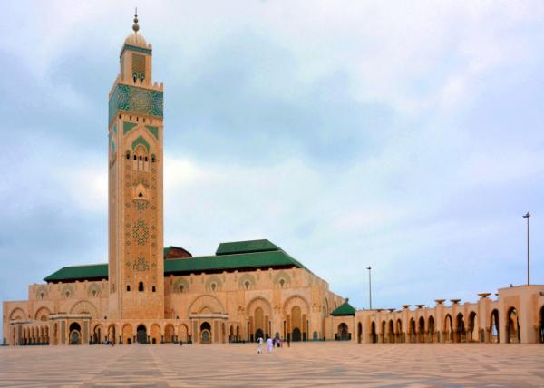 2024-06-06_03B_A View of the Mosque from the Adjacent Promenade w Exquisite & Intricate Islamic Architecture in Andalusian & Moorish-10001.JPG