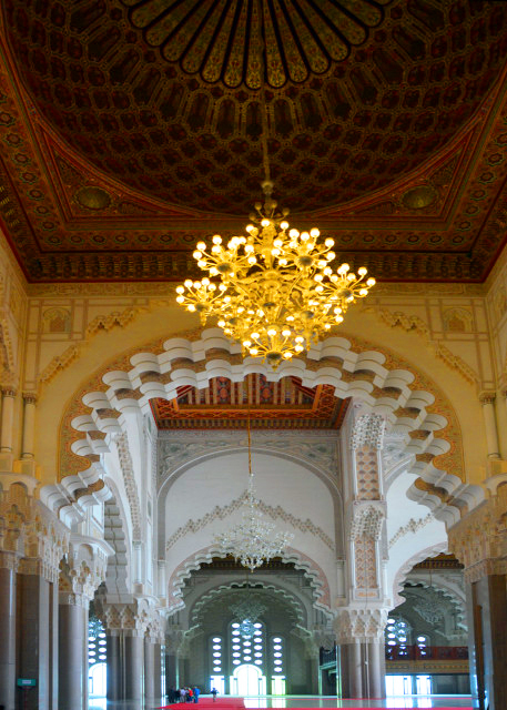 1770949554627884.jpg 2024-06-06_19_A Large Sunroof allows to link this bldg to the air as one of the 4 elements beneficial to life w earth_ fire_ & water according to the wish of0001.JPG