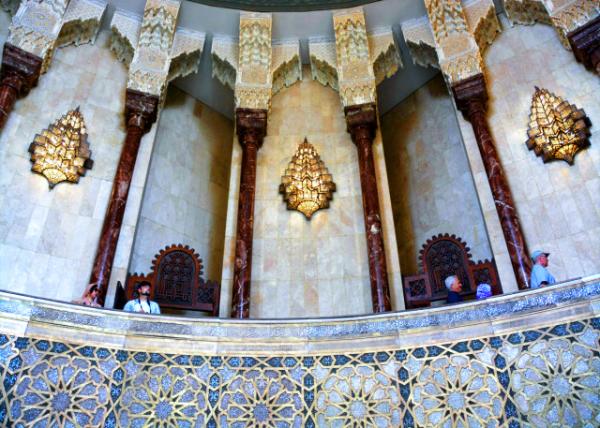 2024-06-06_40_Majestic Jade Pillars in & outside the Hall Magnificent & Grand0001.JPG