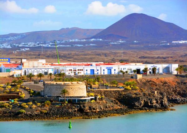 2024-06-08_03_Bldg_Castillo de San Jos��_ Museo Internacional de Arte on Sea Rocks in Arrecife0001.JPG