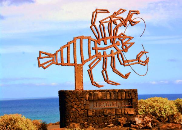 2024-06-08_36_Jameos del Agua_Statue of Blind Albino Cave Crab0001.JPG