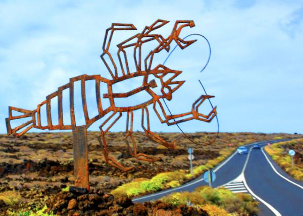 2024-06-08_02_Sculpture of a Crab or Lobster by Artist Cesar Manrique0001.JPG