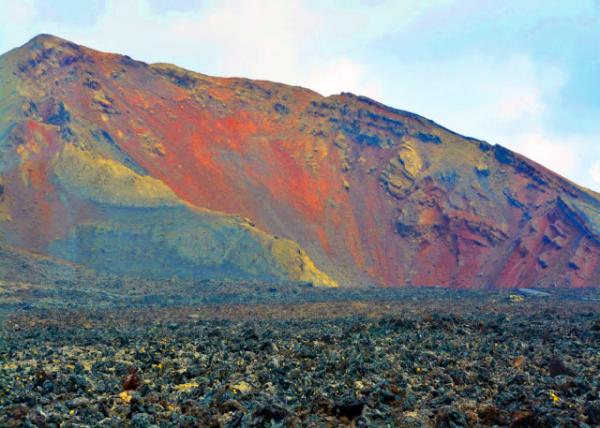 2024-06-08_04_Timanfaya NP Absence of Vegetation_ Ruggedness of the Terrain_ the Lava Fields_ the Volcanoes & Its Colors Embracing a Vast Range of Ochre & Red0001.JPG