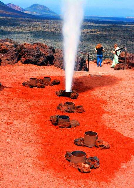 2024-06-08_11_Timanfaya NP_Steaming Bore Hole Like a Mini Geyser0001.JPG