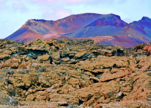 2024-06-08_15_Timanfaya NP_Panoramic Views from the Restaurante del Diablo Showcasing the Surreal Landscape0001.JPG