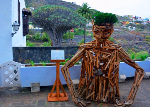 2024-06-09_54_Plaza de Andres de Lorenzo-Carceres_Sculpture of Resurface-10001.JPG