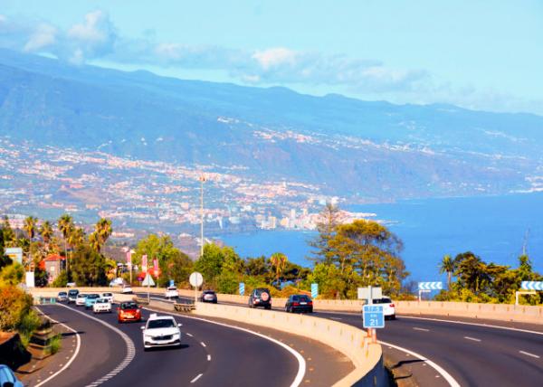2024-06-09_01_Autopista TF-31 Motorway toward Puerto de la Cruz0001.JPG
