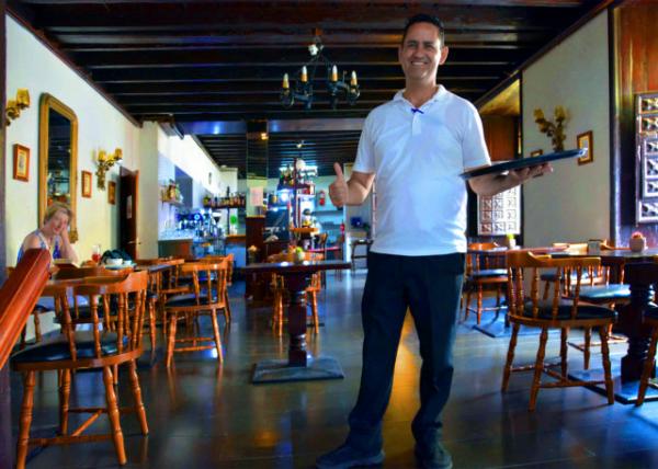 2024-06-09_37_Hotel Monopol_Restaurante Bar0001.JPG