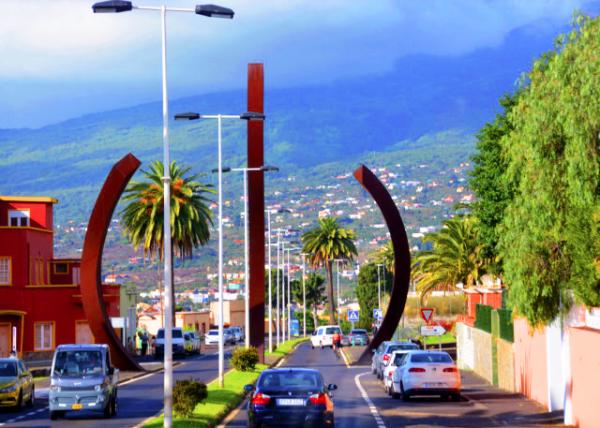 2024-06-10_01_Sculpture of Roots on the Buenavista Road (Capote Intersection)0001.JPG