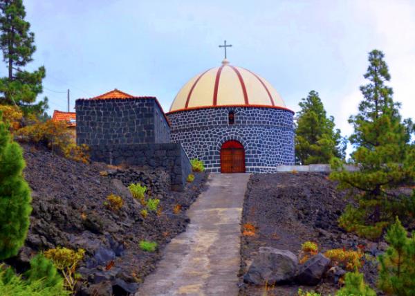 2024-06-10_10_El Charco_Ermita de Santa Cecilia w Neo-Gothic Style Altarpiece along 3 Niches or Niches Built in 1948-10001.JPG