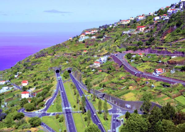 2024-06-11_64_T��nel da Quinta Grande_ One of the Numerous Tunnels along the Hwy VR 1 on Its Way through the Difficult Terrain of Cabo Girão-20001.JPG