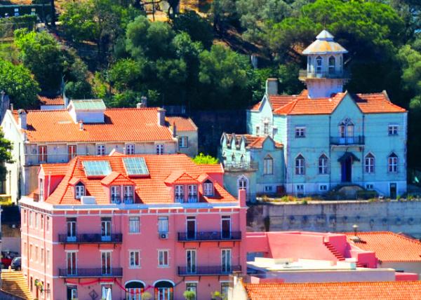 2024-06-13_58_View of Red Roofs from the Miradouro Sophia de Mello Breyner Andresen in the Alfama District0001.JPG