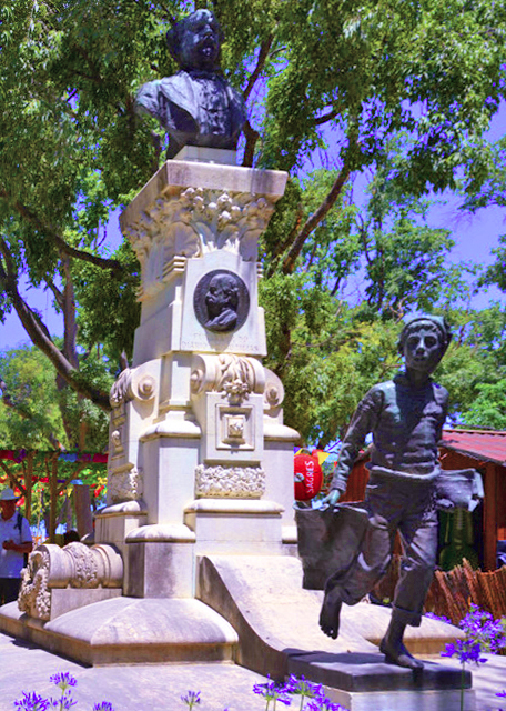 2024-06-13_82_Monument to Eduardo Coelho Portuguese writer_ Journalist & a Founder of the News Daily @ Miradouro de São Pedro de Alcântara in Bairro Alto0001.jpg