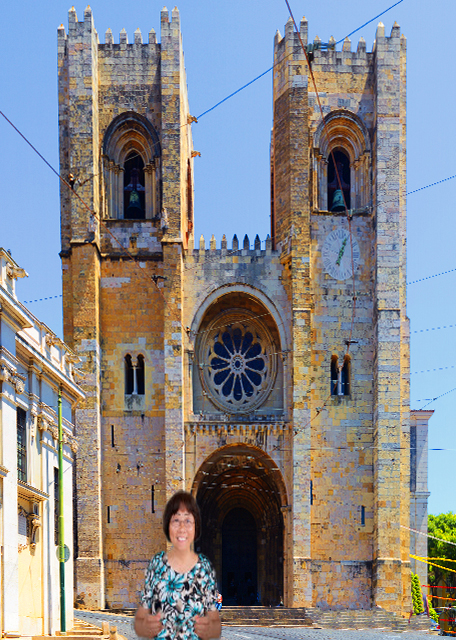 1771299092467123.jpg 2024-06-13_12_Lisbon Cathedral in Romanesque, Gothic, & Baroque w Nave Covered by Barrel Vaulting & an Upper, Arched Gallery (Triforium) Different Tracery Pa-10001.JPG