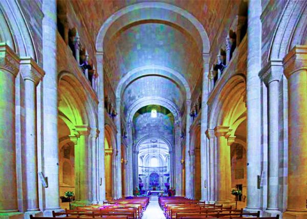2024-06-13_12_Lisbon Cathedral in Romanesque, Gothic, & Baroque w Nave Covered_Nave001.jpg