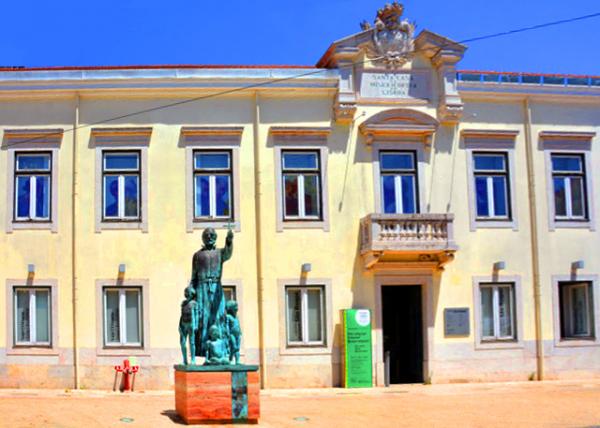 2024-06-13_79_Statue of Ant��nio Vieira in Front of Lisbon Holy House of Mercy @ Trindade Coelho Square0001.JPG