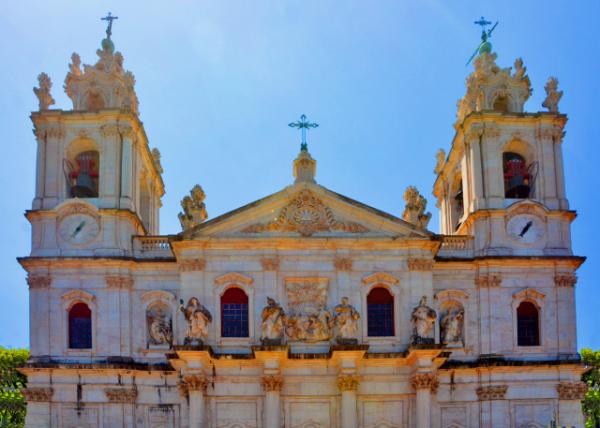 2024-06-13_86_Estrela Basilica_Twin bell Towers Including Statues of Saints & Some Allegoric Figures0001.JPG