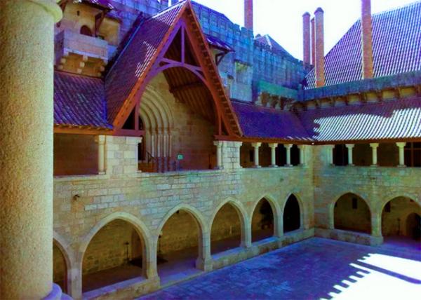 2024-06-14_12_Palace of the Dukes of Braganza_Courtyard0001.JPG