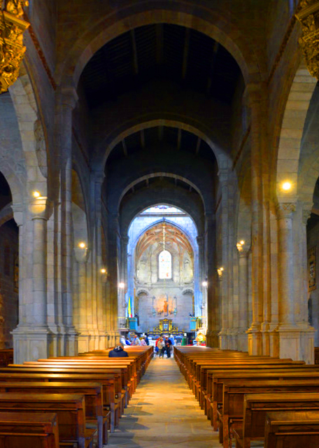 1771362043465289.jpg 2024-06-14_02_Nave_ Main Chapel_ & Altar_ the Oldest Cathedral in Portugal Built in 11th Century in Romanesque w Gothic & Baroque0001.JPG