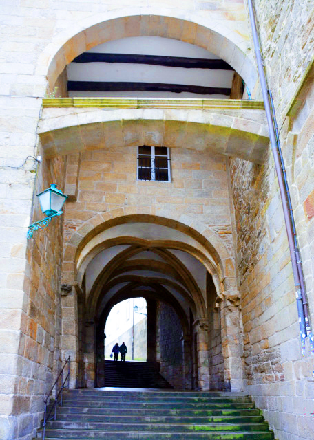 2024-06-15_25_Tunnel Running beneath the Archbishop��s Palace0001.JPG