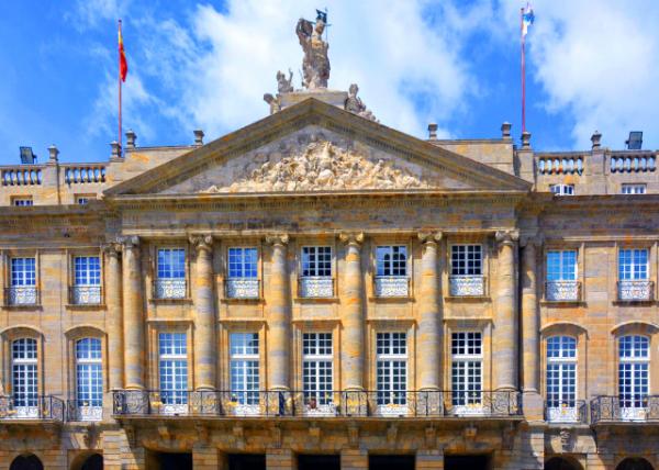 2024-06-15_38_Pazo de Raxoi_Santiago Matamoros_ by Jos�� Ferreiro_ on Top of the Central Pediment0001.JPG