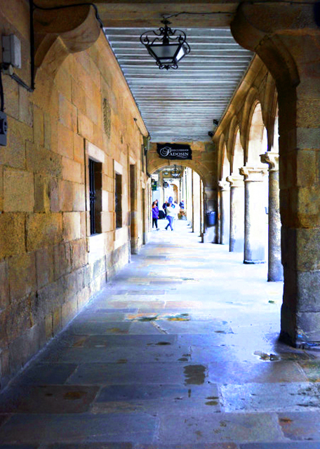 2024-06-15_53_R��a do Villar w Passage under Arcade Inside0001.JPG