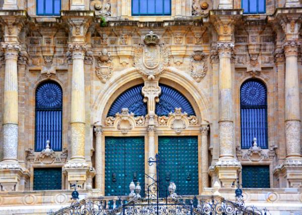 2024-06-15_38_Large Glass Windows Illuminating the Old Romanesque Façade between the Bell & Ca.JPG