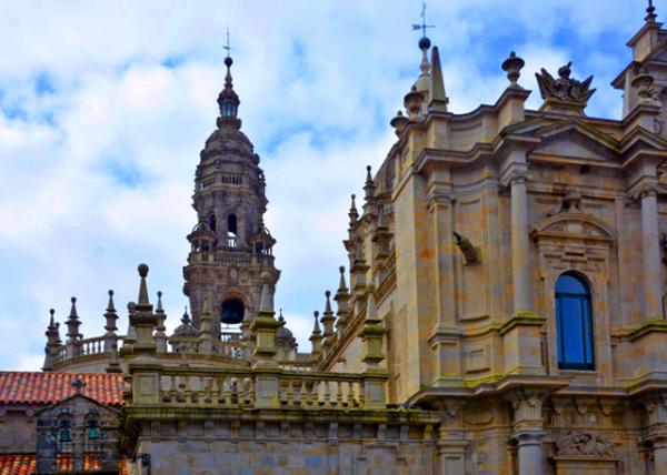 2024-06-15_58_Clock Tower or Torre da Berenguela Tower of the Trinity w  Lantern in 14C0001.JPG