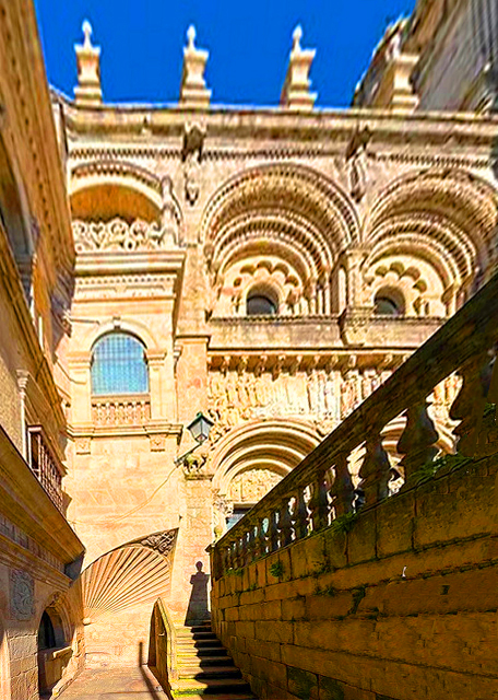 2024-06-15_61_Concha de Plater��as_ the Largest Scallop in Santiago0001.JPG