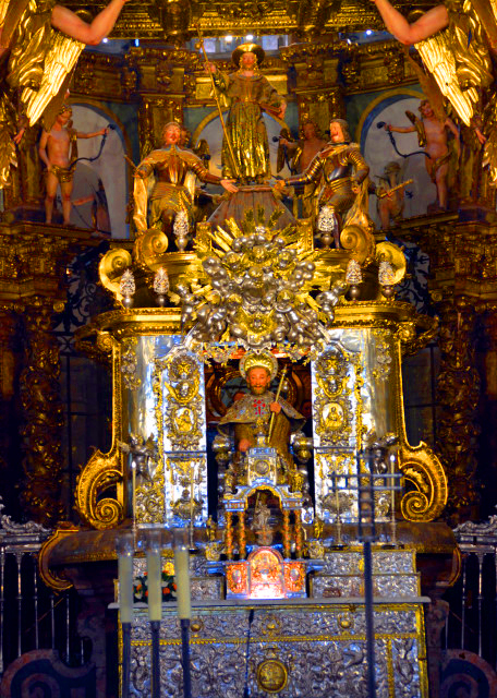 2024-06-15_103_High Altar_St James w His Pilgrim's Staff & Reliquary Containing Bones of St Ja.JPG
