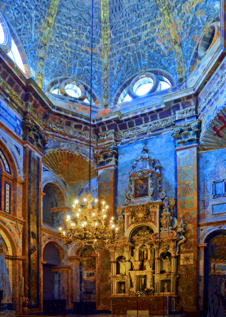 2024-06-15_97_Ornate Chapel Containing a Huge Double Organ & the Scallop Shells w Their Cross.JPG