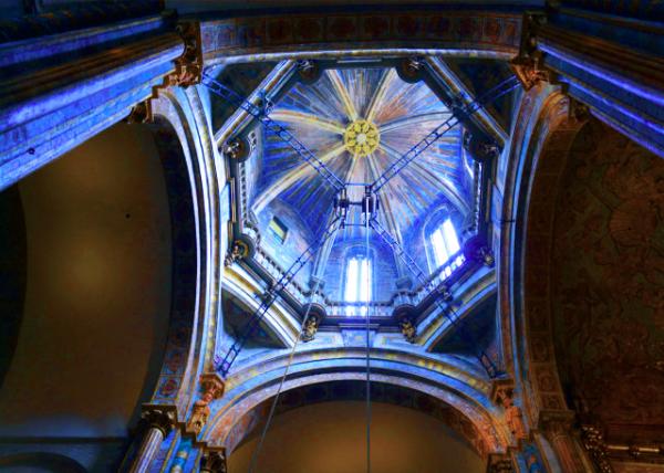 2024-06-15_101_Pulley Mechanism under the Transept Dome  Swinging Botafumeiro Dispensing Cloud.JPG