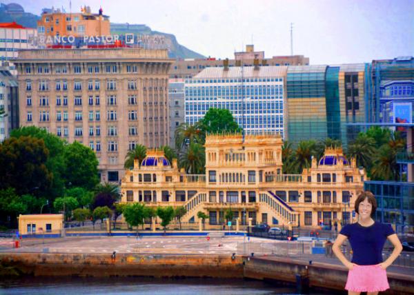 2024-06-15_06_La Terraza Bldg near the Marina_ the City Known as Glass City Due to Its Glassed-in-Balconies-10001.JPG