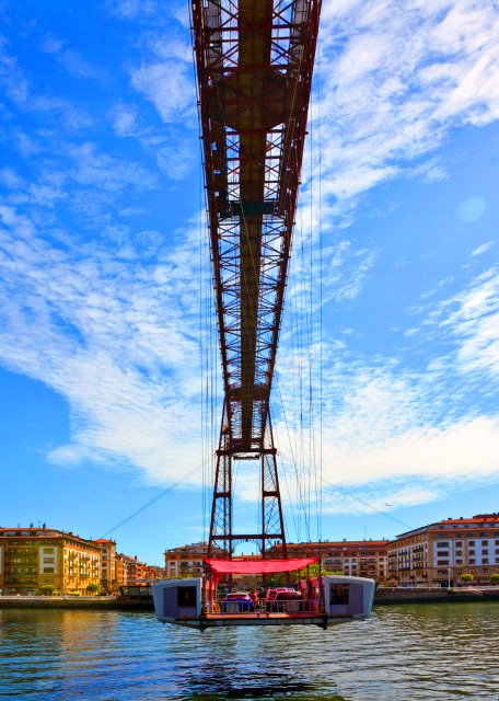 2024-06-16_39_Ferry Transporting People & Vehicles Between the Towns of Portugalete and Getxo-20001.JPG