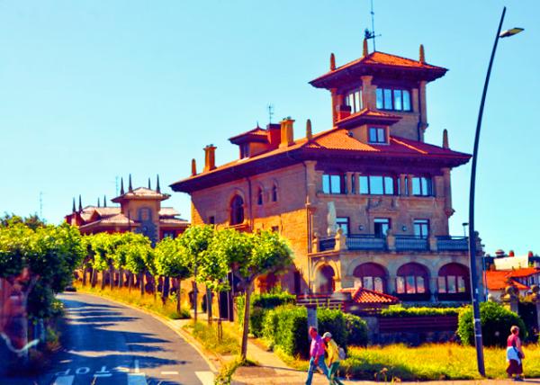 2024-06-16_14_Palacio Eguzkialde or House of the Mayor in Neomontañes Style Designed in 1918-20001.JPG