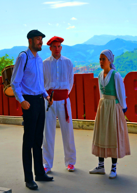 2024-06-16_17_Artxanda Outlook_Event Performers0001.JPG