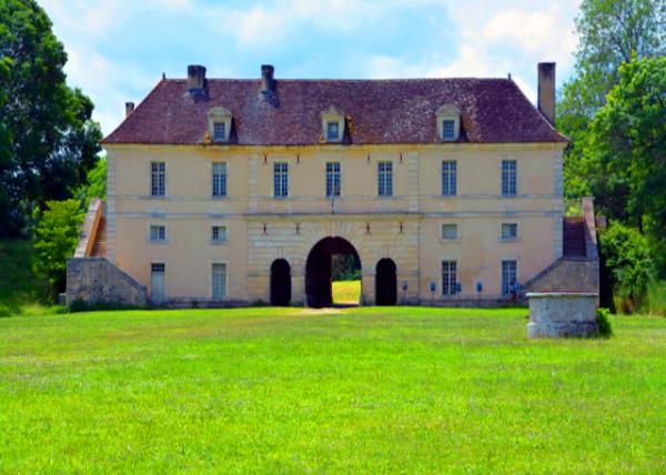 2024-06-17_06_Artillery Barrage Facing the River on Top of This Embankment Dated from Improvements Made between 1899 and 19010001.JPG