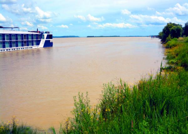 2024-06-17_16_Gironde Estuary_ a Navigable Estuary w Strong Tidal Currents &  the Largest Estuary in Western Europe0001.JPG